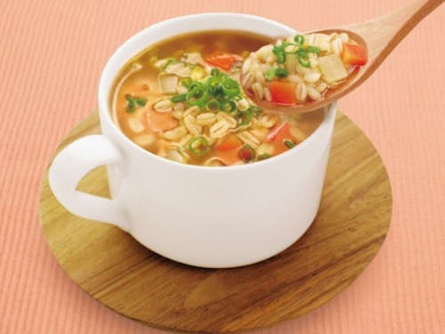 スープで食べるもち麦和だしカレー