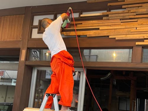 代表自らがDIYする様子