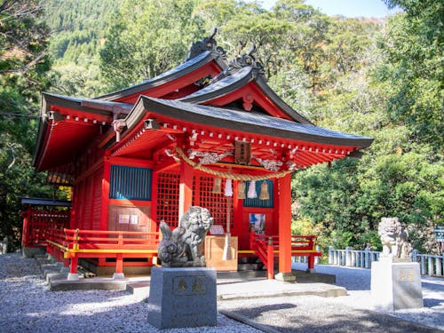 椎葉民俗芸能博物館に隣接する厳島神社