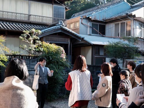 まち歩きの様子