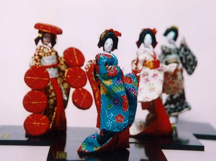 華やかな「萩娘と七つ笠」。腰の入れ方、流し目の表情など日本舞踊を知っているからこそ、自然な動きが表現できる