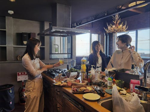 もともとは知らない人同士・別の企業のスタッフだけど、繋がりました!