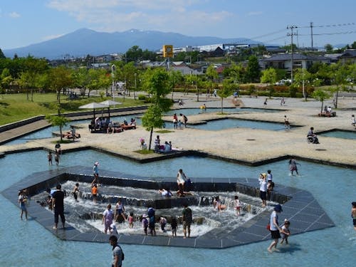 本宮市中心部のみずいろ公園