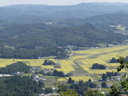 飯舘村の花塚山からみた村の全景