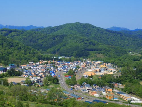 高層ビルやデパートはないけれど、きゅっとコンパクトで暮らしやすいまちづくりをしています。
