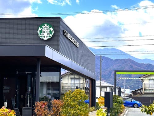 買い物や娯楽に不便はなく、田舎すぎない環境も伊那市の魅力