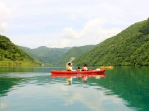 アウトドア好きにはたまらない!キャンプ場やコテージ施設でのお仕事