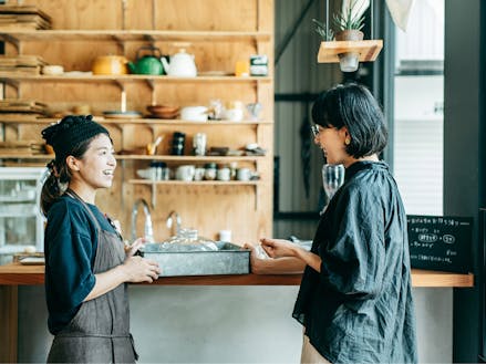 カフェやパティシエとして開業する女性が増えています