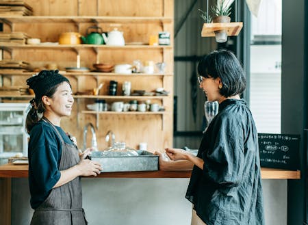 カフェやパティシエとして開業する女性が増えています
