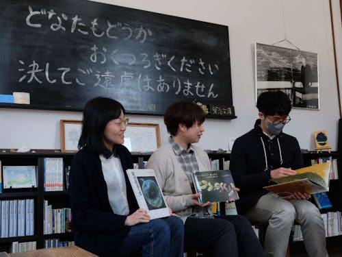 おすすめの本について、語りあう3人