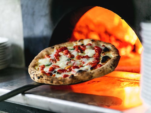 森の国の釜で焼く世界No1ピッツァ