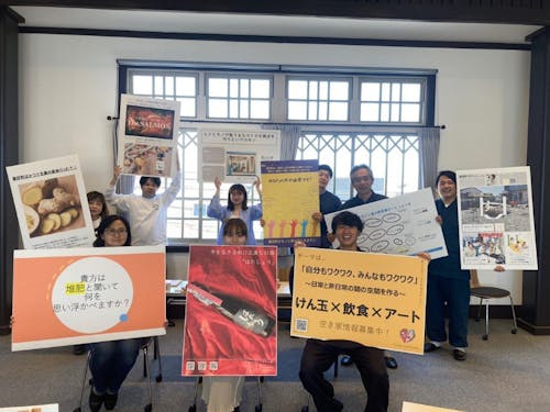 愛荘町地域おこし協力隊のメンバー集合写真