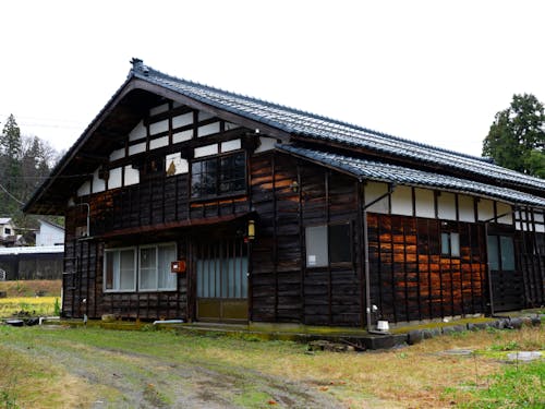 三条にはこのような空き家が眠っています。