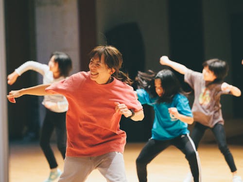 結婚を機に移住したダンスインストラクターの坪倉さん。「好きなことを仕事にしながら、地域の役に立てているを感じられるのが幸せ」と話します。