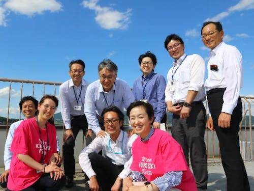 一緒に働く一関市役所政策企画課のメンバー