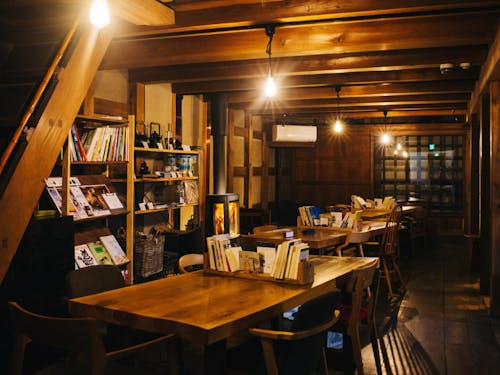 momotoseが手掛ける古い蔵を改装した地元食材が楽しめるカフェ