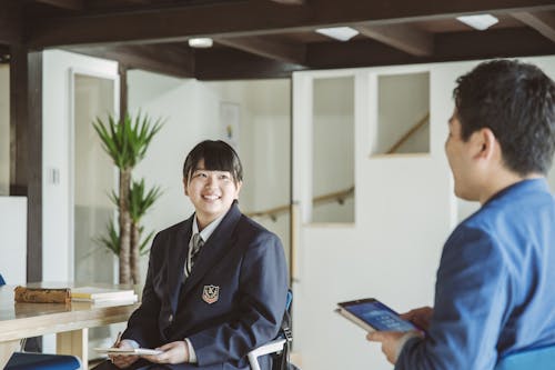 地元の高校生と大人が交わるのがコダテル。さらには地域外からの宿泊者とも出会えることも。