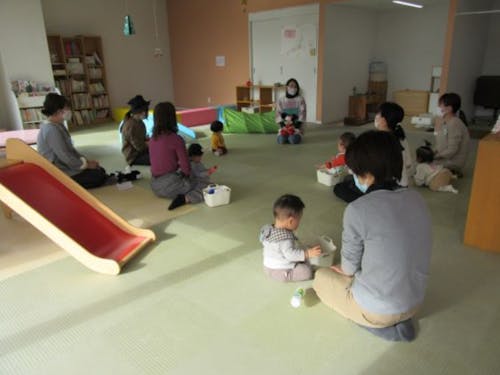 お子様が遊ぶ場所もたくさんあり、子育て支援が充実しています。