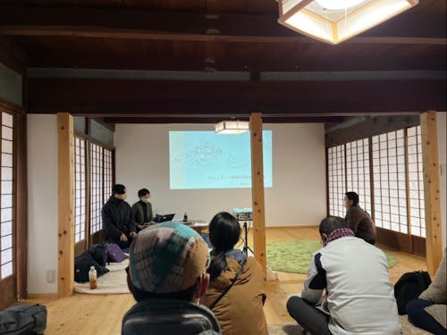 なりわいネットワークのワークショップで地域課題について考える住民の皆さん