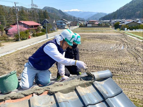 森瓦店の瓦葺き職人