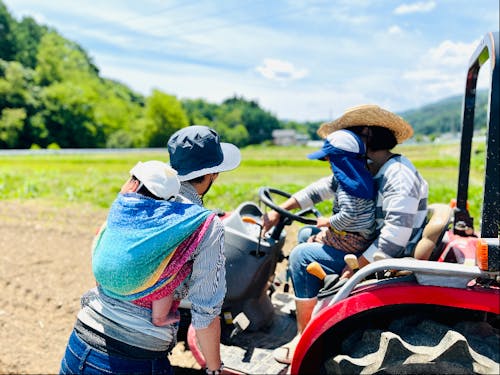 畑仕事コミュニティの様子