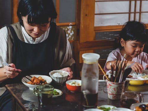 みんなでごはんも食べます!