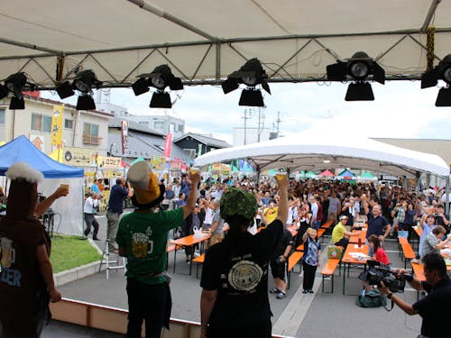 たくさんの人で賑わう「全国地ビールフェスティバルin一関」