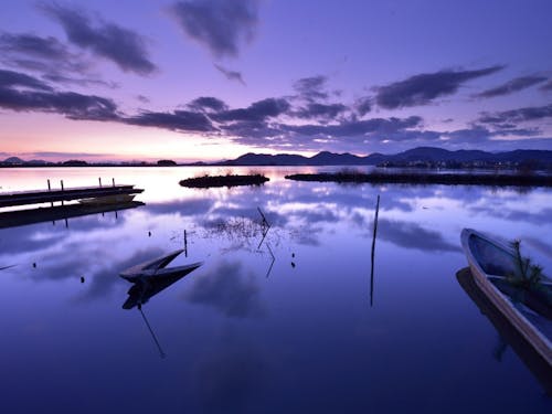 琵琶湖の夕焼けのリフレクションが美しい近江八幡市