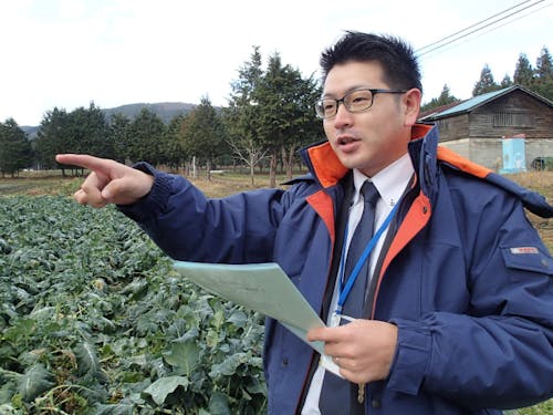 現場に足を運んで、地域住民の声に耳を傾けます。