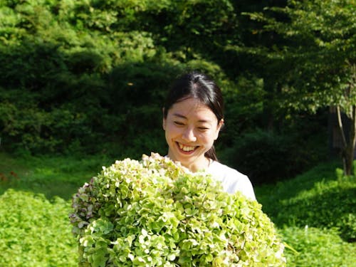 ワークショップ(柿の葉寿司)を担当する瀬尾さん(小松市在住)