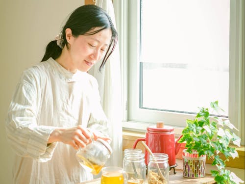 第3期生の塚本あずささん。昨年11月に卒業し、現在は自宅件店舗のリラクゼーションサロンを経営している。