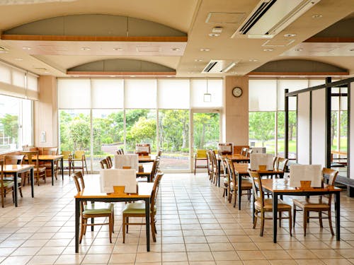 地元食材が食べられるレストラン「こばやし 味彩-あじさい-」