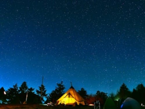 夜には満点の星空が