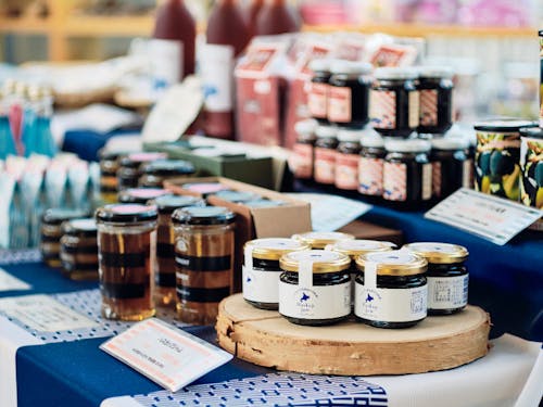 自然豊かな中川町の食材を使った特産品の開発をしています。