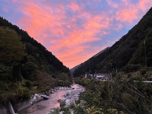 夕暮れの遠山郷