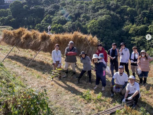 作業には登録制ボランティア「棚田サポーター」等も参加