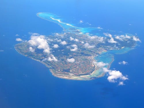 豊かな水に恵まれた久米島は、広大な畑も広がります