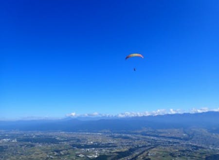 鳩吹山から伊那谷を一望！世界的にみても良質な上昇気流にのれるパラグライダースポット