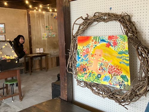 紀の川市空き家拠点での個展の様子