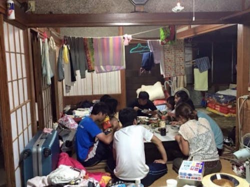 期間中は学生たちで共同生活をして過ごします