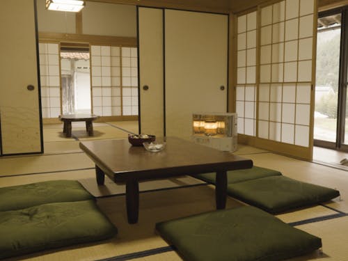 和室。畳の状態も良く、障子などもスムーズに開け閉めできた。