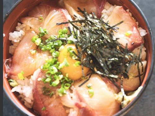 うどんだけじゃない!オリーブハマチ丼