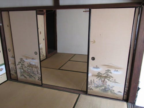 改修が必要な個所があるが、残置物がないので処分費用が浮く。