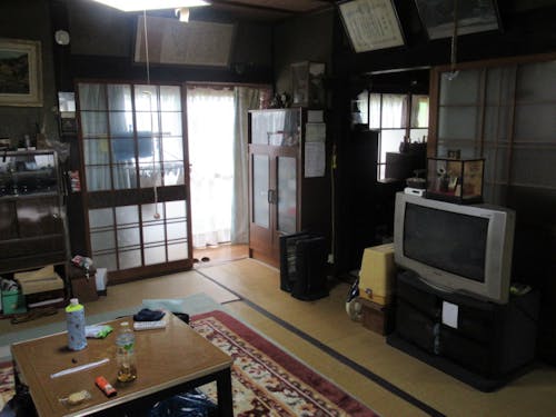 家財の整理が必要なため、入居時期は要相談。