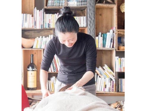 卒業後、町内でアロマ・漢方ビジネスをしているベアーズ3期生・塚本あずささん