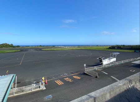 初めて降り立った、潮風香る沖永良部島の空港。