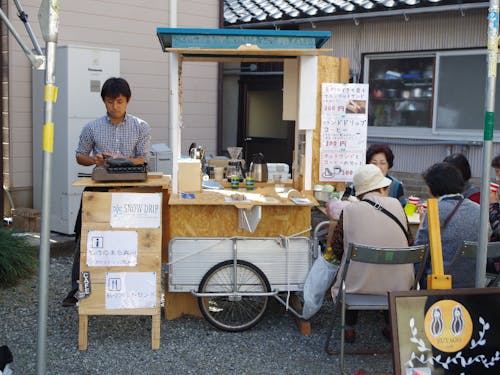リヤカー屋台でカフェをオープン