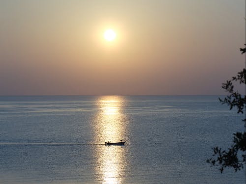 宿から見える瀬戸内の朝日
