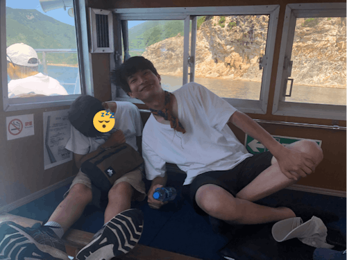 夏のひとコマ。寮生は遊び疲れて、寝てしまいました笑