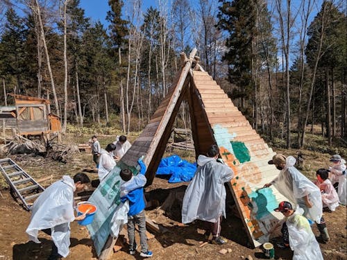 夏休みでの山の秘密基地づくり